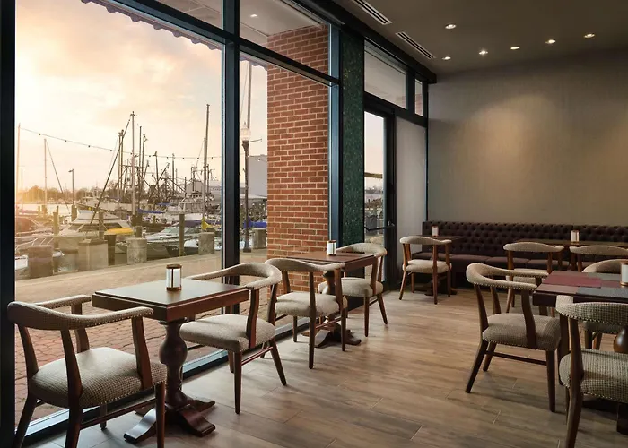 The Landing At Hampton Marina, Tapestry Collection By Hilton